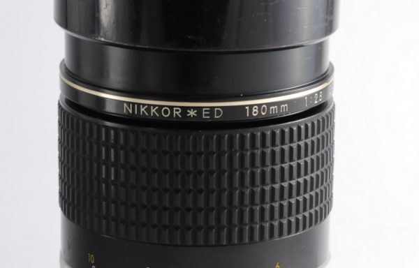 Obiettivo Nikkor AI-S ED 180mm f/2,8