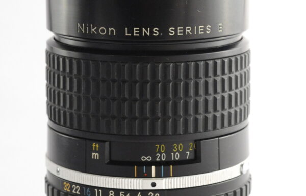 Obiettivo Nikkor Serie E 135mm f/2,8