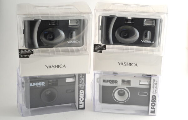 Fotocamera analogica compatta nuova Ilford Sprite 35-II / Yashica MF-1
