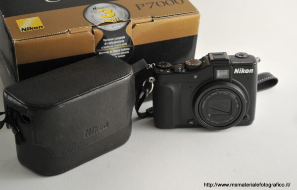 Fotocamera Nikon P7000