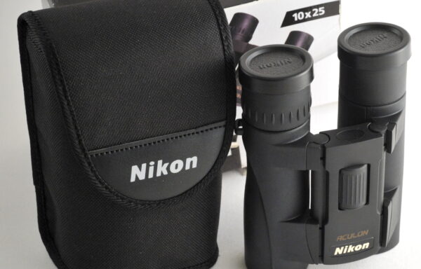Binocolo Nikon Aculon  A30 10×25