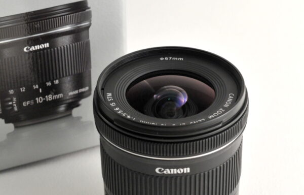Obiettivo Canon EFS 10-18mm f/4.5-5.6 IS STM