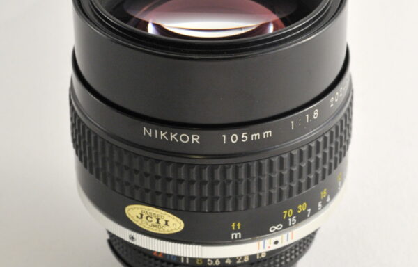 Obiettivo Nikkor AI-S 105mm f/1.8