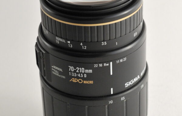 Obiettivo Sigma 70-210mm f/3,5-4,5 Apo Macro per Nikon (per parti)