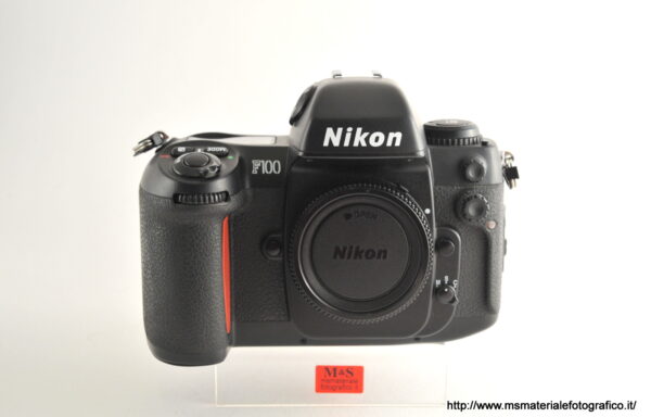 Fotocamera Nikon F100