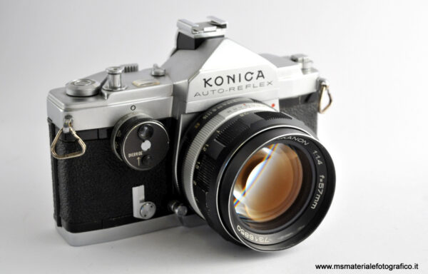 Fotocamera Konica (half e full frame) con Obiettivo Hexagon 57mm f/1.4 