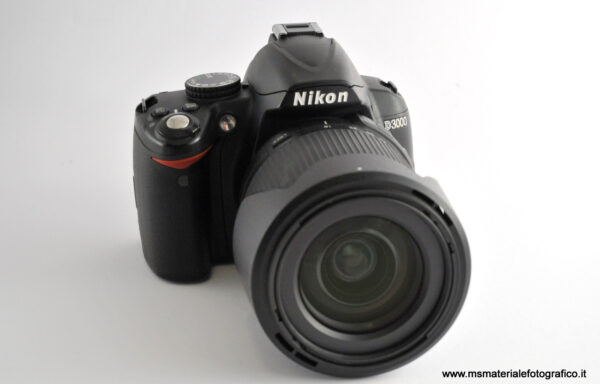Fotocamera Nikon D3000 con Obiettivo Tamron 18-200mm f/3.5-6.3