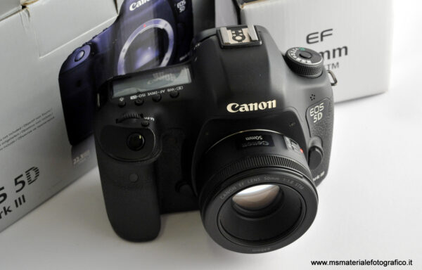 Kit Fotocamera Canon EOS 5D Mark III con Obiettivo EF 50mm f/1.8 STM 