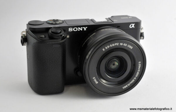 Kit Fotocamera Sony Alpha 6000 con Obiettivo 16-50mm f/3.5-5.6