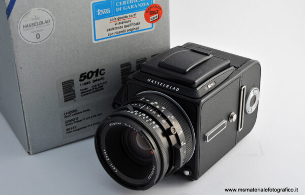 Kit Fotocamera Hasselblad 501c con Obiettivo Carl Zeiss Planar 80mm f/2.8 C