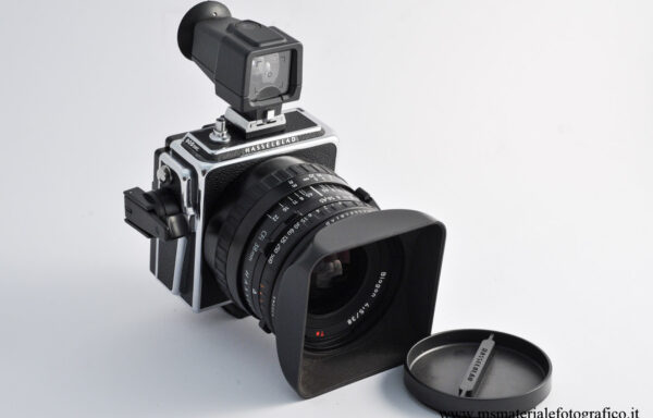 Fotocamera Hasselblad 905 SWC e Obiettivo Carl Zeiss Biogon 38mm f/4.5