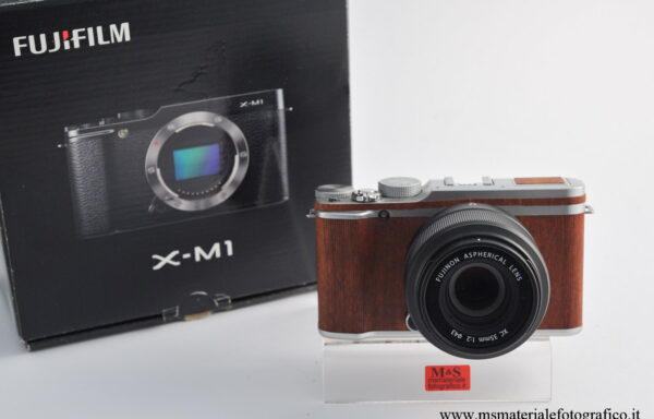 Kit Fotocamera Fujifilm X-M1 con Obiettivo Fujifilm XC 35mm f/2