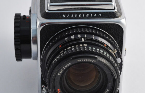 Kit Fotocamera Hasselblad 500 C/M con Obiettivo Carl Zeiss planar 80mm f/2.8