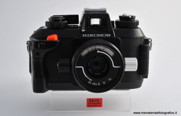 Fotocamera Nikonos IV-A con Obiettivo Nikkor 35mm f/2.5