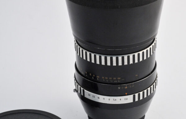 Obiettivo Carl Zeiss Sonnar 180mm f/2.8 (Pentacon Six)