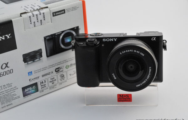 Kit Fotocamera Sony Alpha 6000 con Obiettivo Sony 16-50mm f/3.5-5.6 e Obiettivo Sony 55-210mm f/4.5-6.3